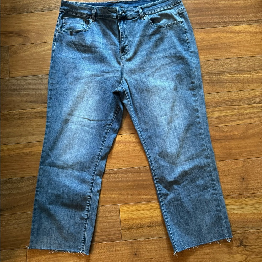 Grace & Lace Cropped Jeans